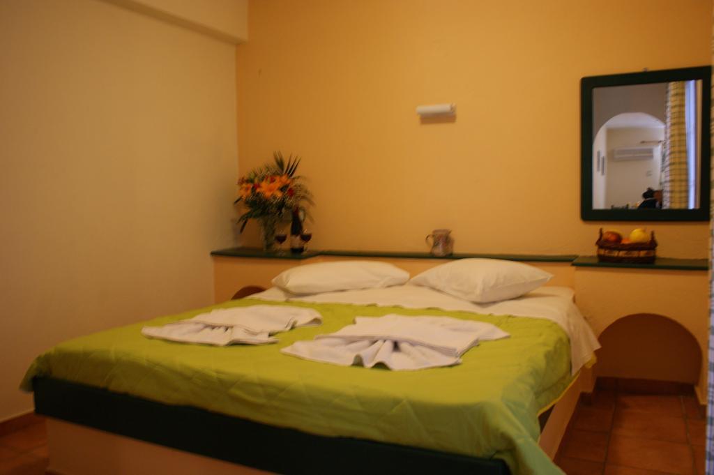 Jason Studios & Apartments Naxos City Pokoj fotografie