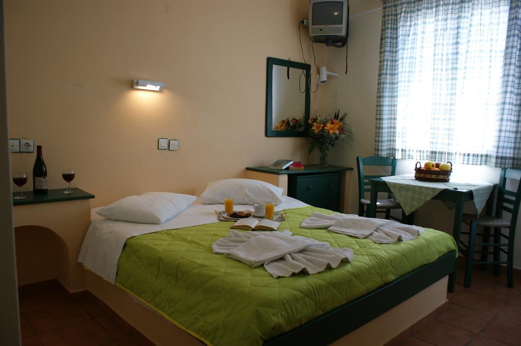 Jason Studios & Apartments Naxos City Pokoj fotografie
